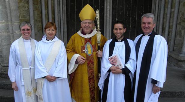 New deacons for Wimborne ordained - Dorset View