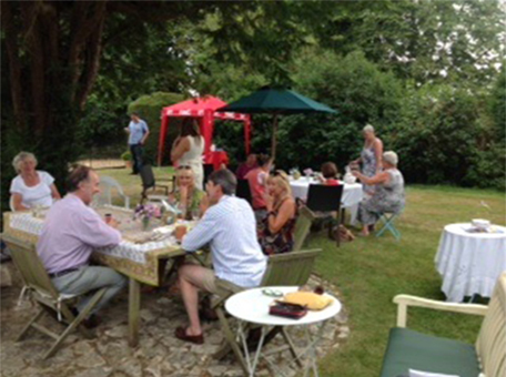 Cllr Barbara Woodifield with guests at the Pampered Chef lunch