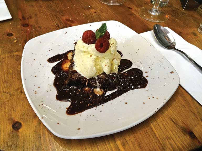 Avon Causeway: Chocolate Brownie with Ice Cream