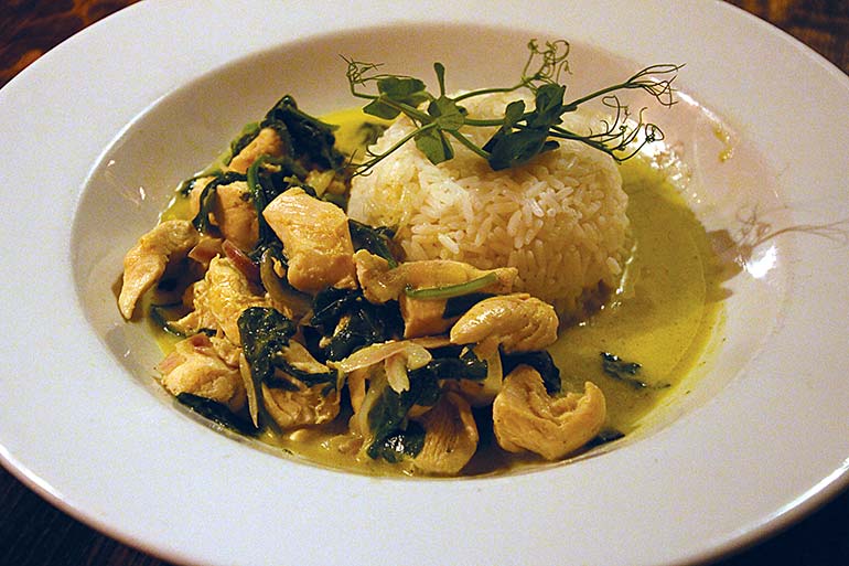 Old Inn Thai green curry