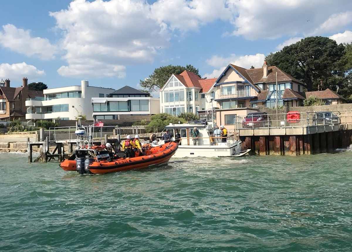 Poole Lifeboat recognise stricken vessel as belonging to one of their RNLI volunteers