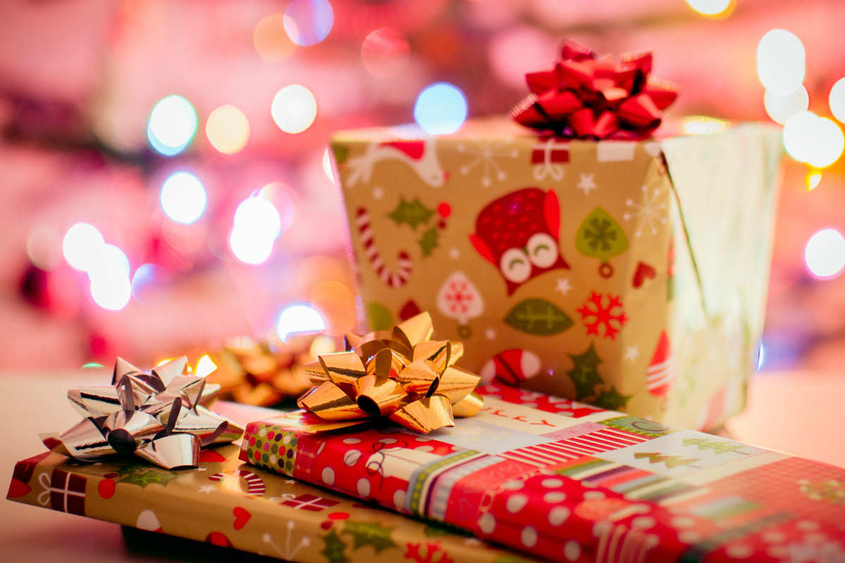 Dolphin Shopping Centre and Borough of Poole to provide presents