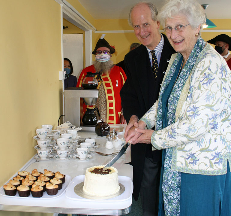 Mary and Mike cut the ‘teddy bear’ cake