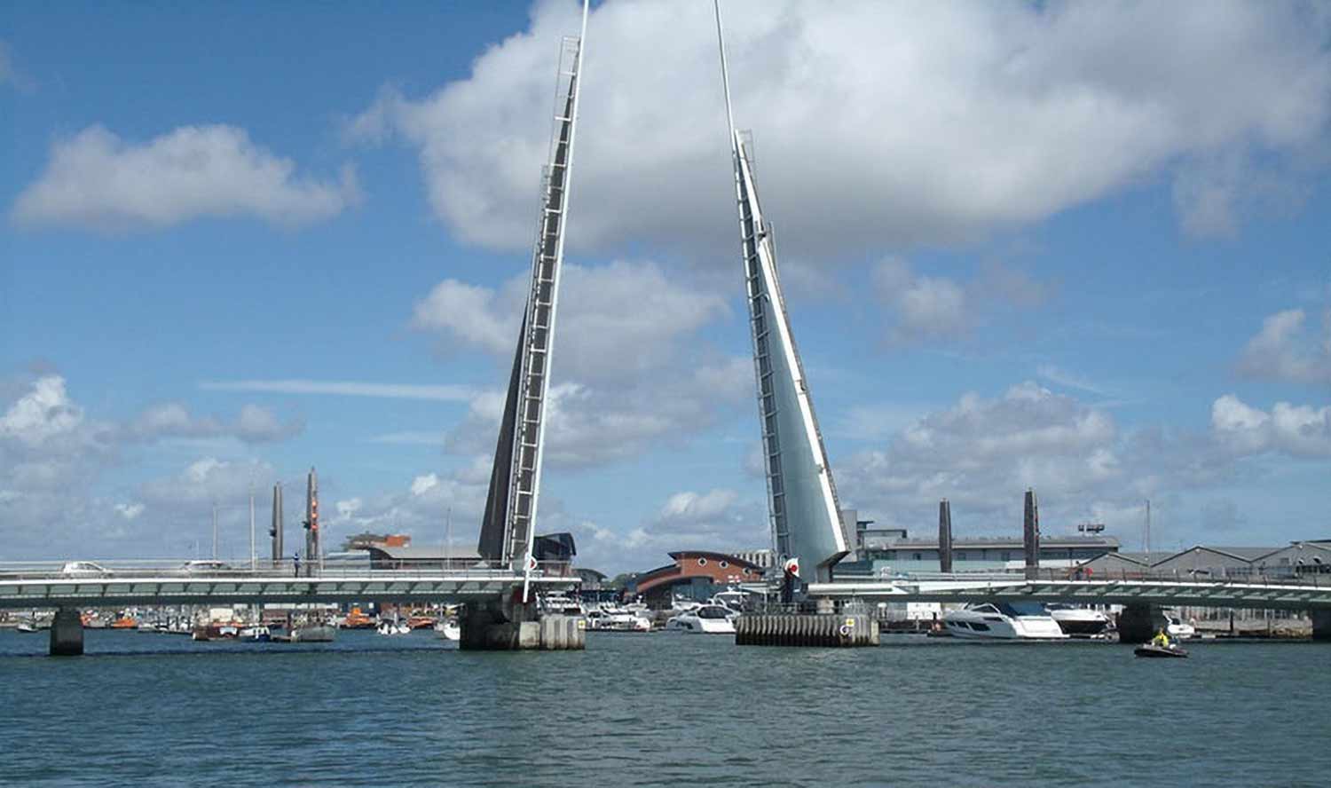 Twin Sails lifting bridge